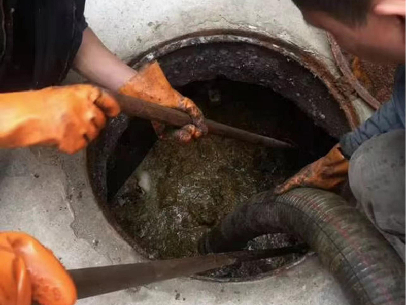 忻州清理化粪池时如何避免沼气的危害?